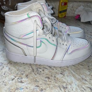 Air Jordan 1 mids iridescent